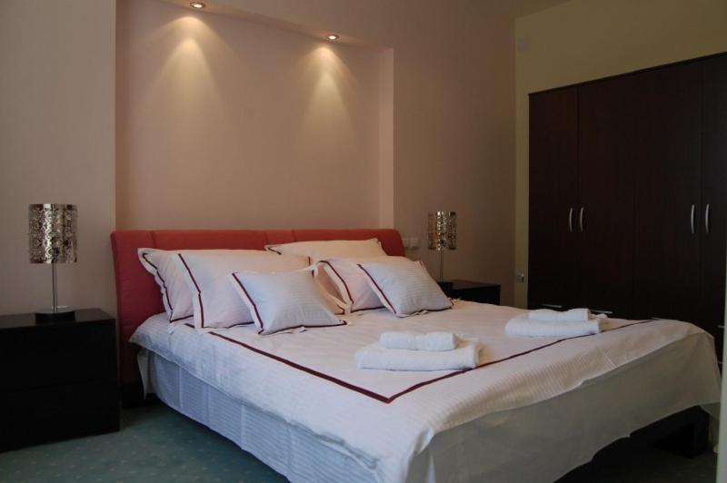 Vila Apolo Belgrado Buitenkant foto