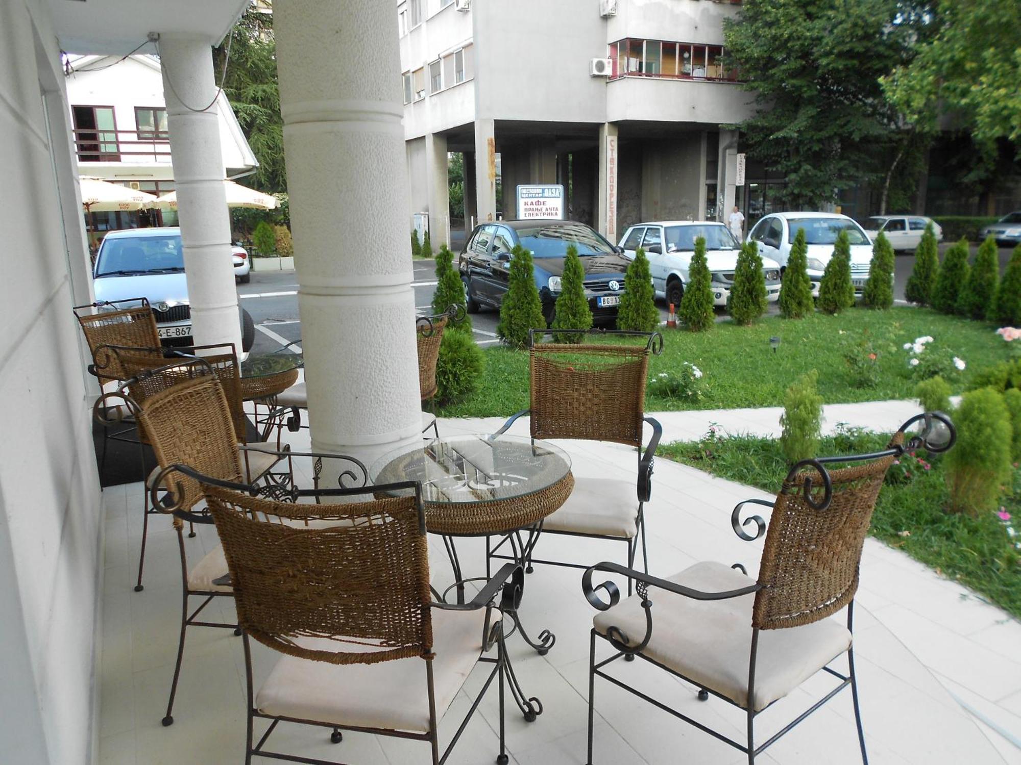 Vila Apolo Belgrado Buitenkant foto